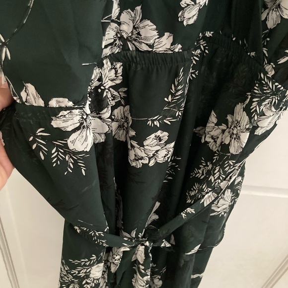 Plus size floral chiffon maxi dress - Picture 4 of 5